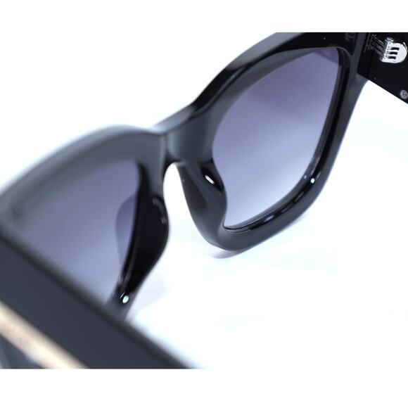 Quay Australia BY THE WAY Oversized Womens Sunglasses–Black / Smoke Gradient–NWT main image 11